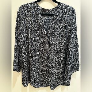 NYDJ - Navy and White Leopard Patterned Blouse - XL